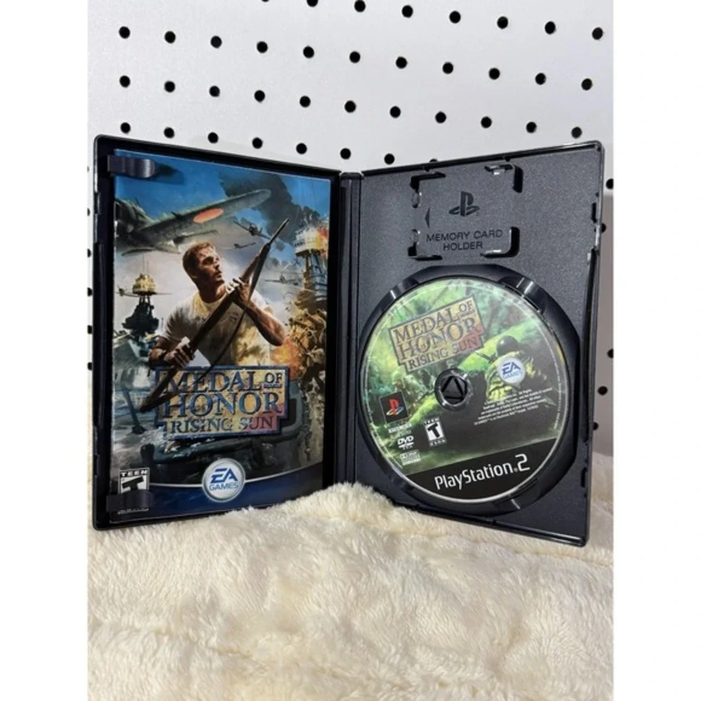 Medal of Honor Rising Sun PS2 PlayStation 2 Complete Case Manual Not Tested Disc